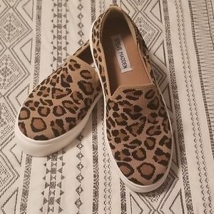 Steve Madden leopard print slip on shoes